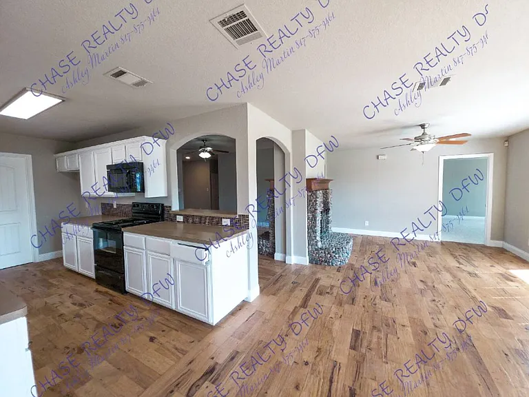 10929 Hawks Landing Rd — Photo 4
