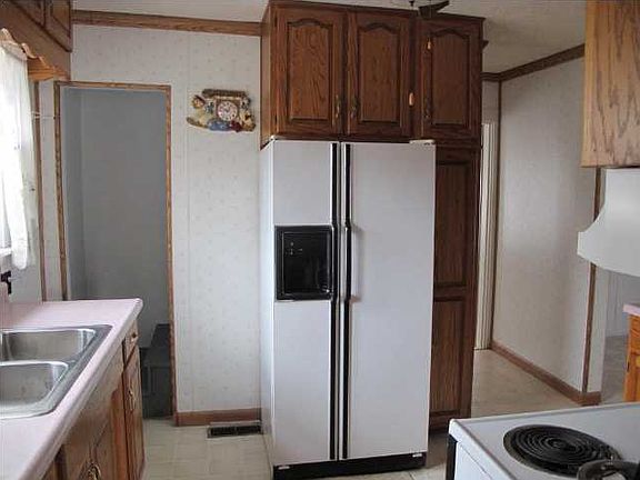 3rd image of 111 N Arjem St