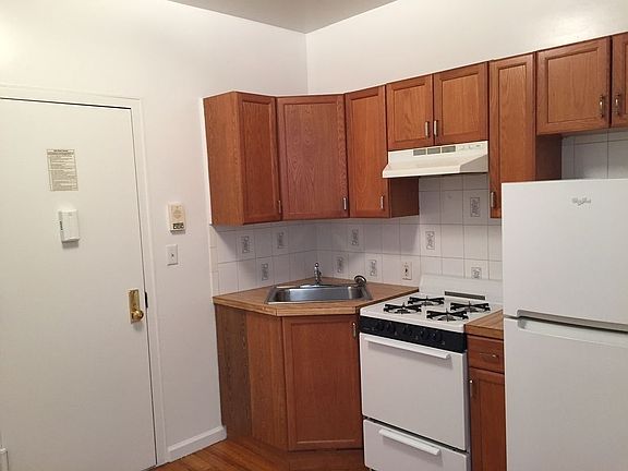 2nd image of 285 Mott St APT B11