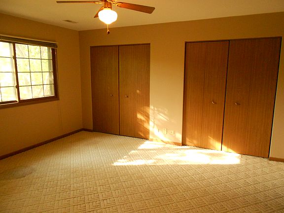 3rd image of 320 Woodridge Cir Unit A