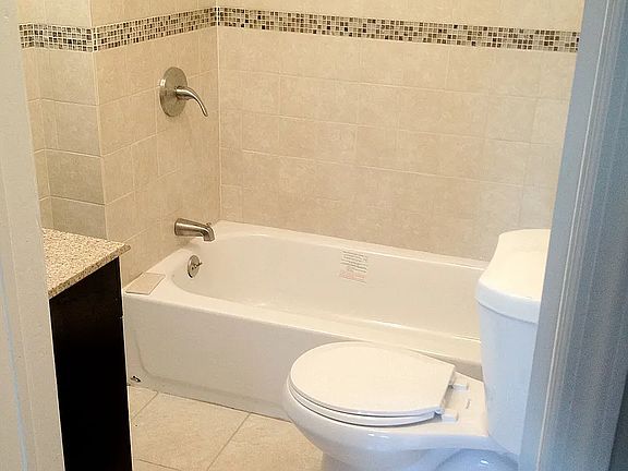 5th image of 206 Hamilton St #A
