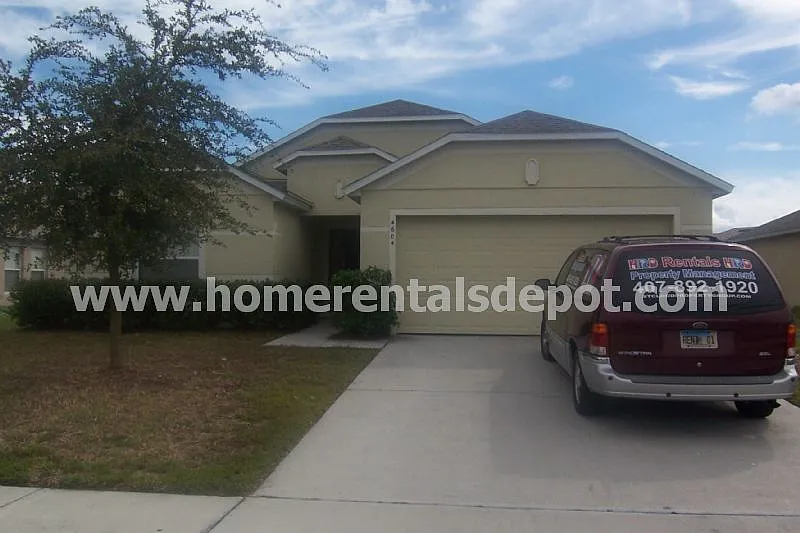 4604 Woodford Dr