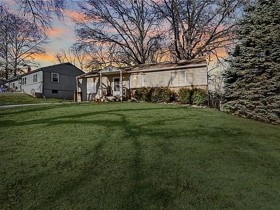 3rd image of 2208 NE 56th Ter