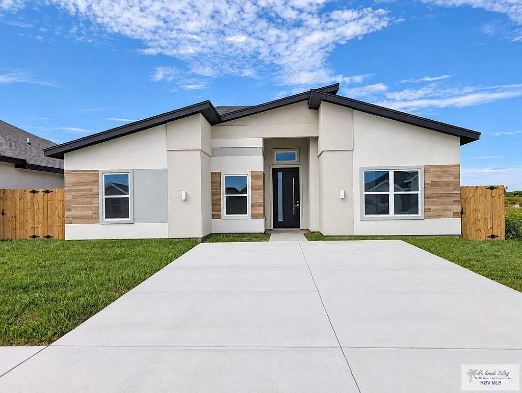 4 bed, 2.0 bath, 1385 sqft, $2,400 — Photo 1