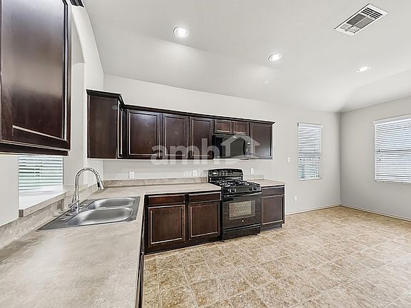 4th image of 9922 Sterling Place Dr