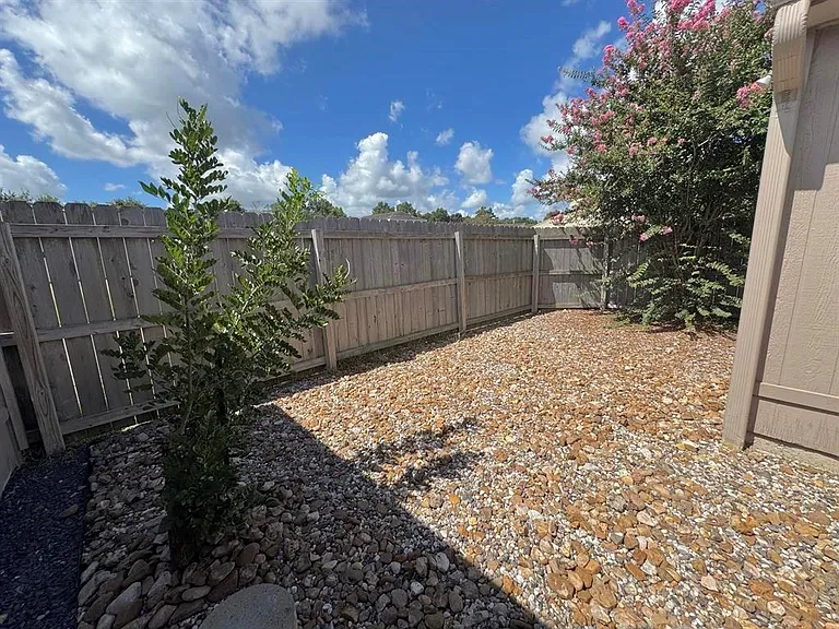 495 Yorktown Ln — Photo 29