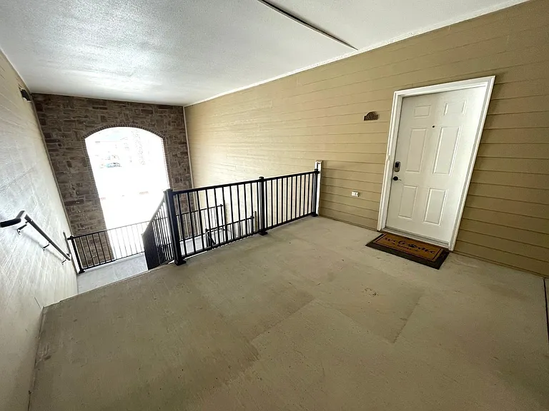 4100 W Worley St #301 — Photo 3