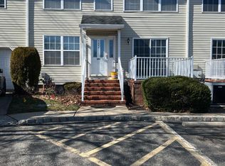 292 Vasser Dr, Piscataway, NJ 08854