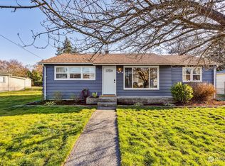 1036 111th St S, Tacoma, WA