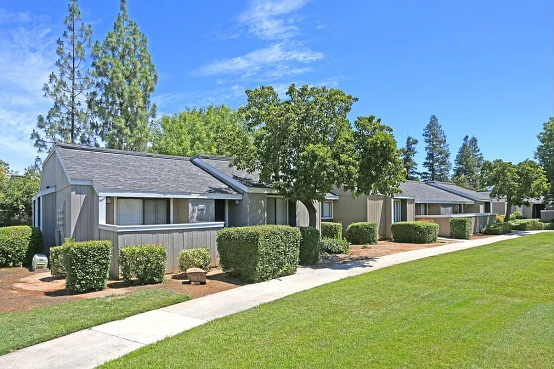 River Park Villas — Photo 2