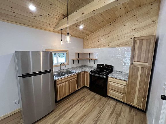3rd image of 131 Chocorua Way