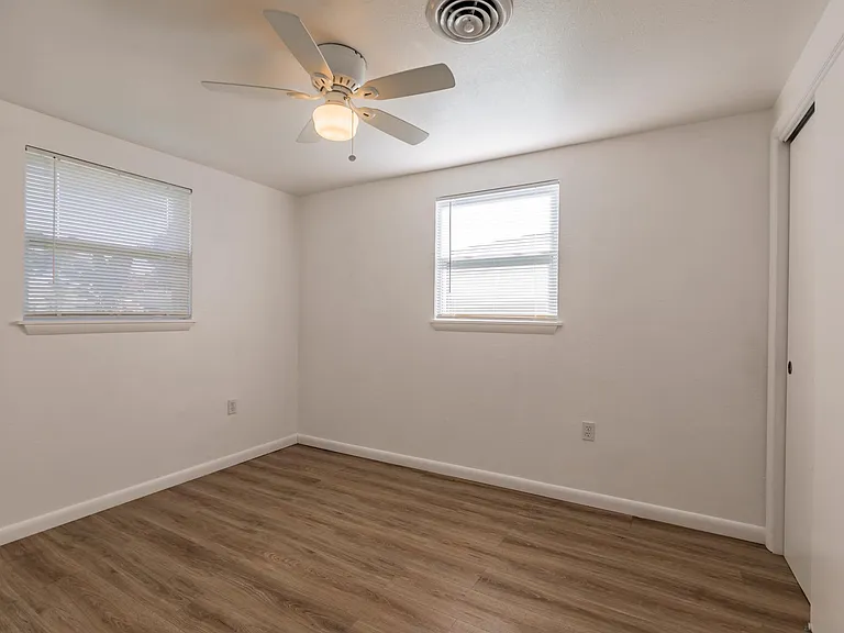 1611 Florence Ave #B — Photo 28