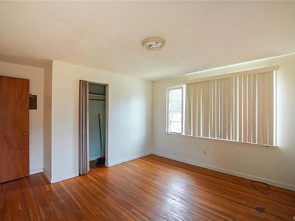 5th image of 630 Woodland Dr