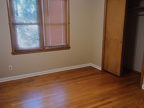 4th image of 1322 W Thompson Ave