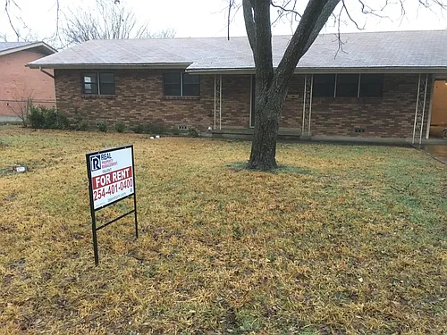 105 E Xavier Ave Photo 1