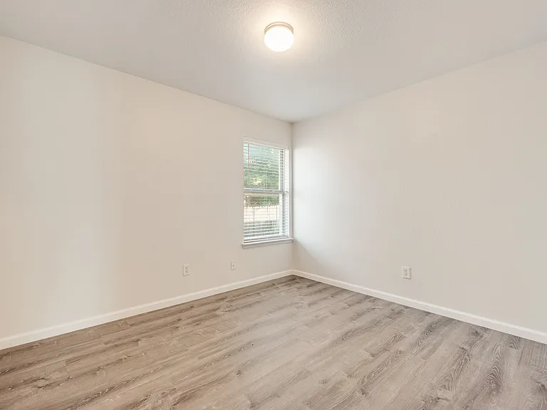 7437 Diamond Springs Trl — Photo 11