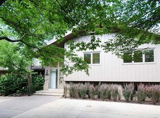 2676 Cranlyn Rd, Shaker Heights, OH 44122