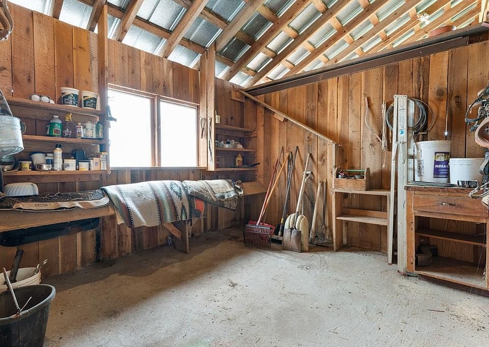 25th image of 102 Cross Creek Ln