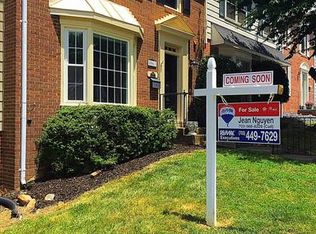 8061 Powderbrook Ln, Springfield, VA 22153