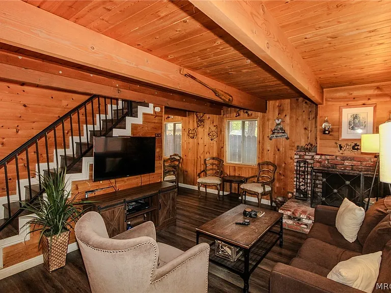 202 W Sherwood Blvd — Photo 3