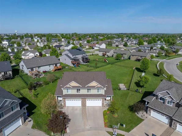 10 Ash Ct, North Liberty, IA 52317