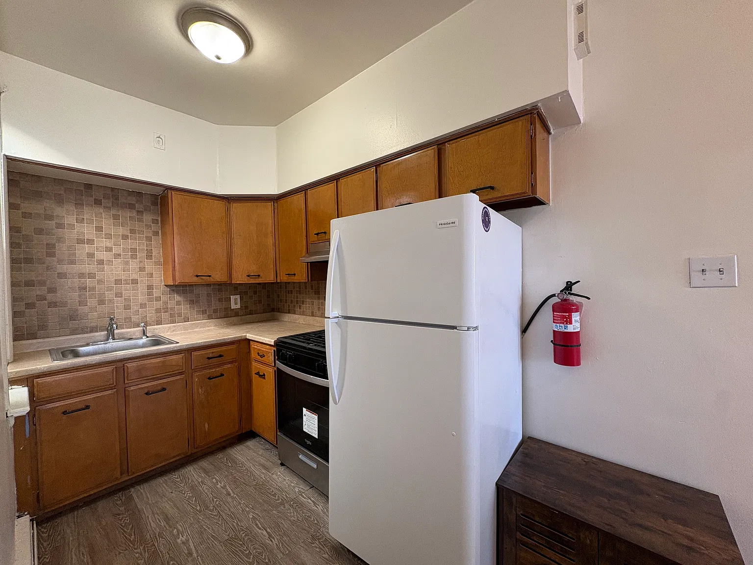1 bed, 995 sqft, $1,795 — Photo 4