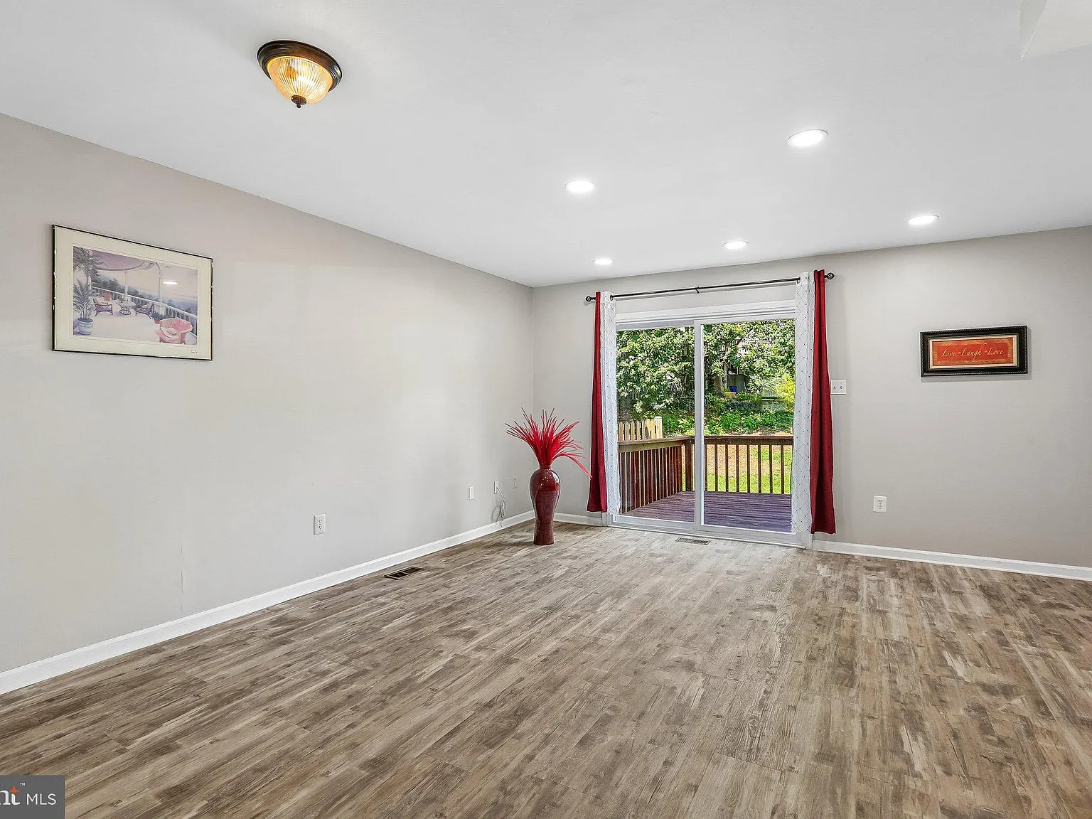 2 bed, 3.0 bath, 1306 sqft, $2,700 — Photo 2