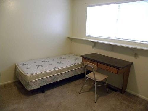 Bedroom with twin size bed