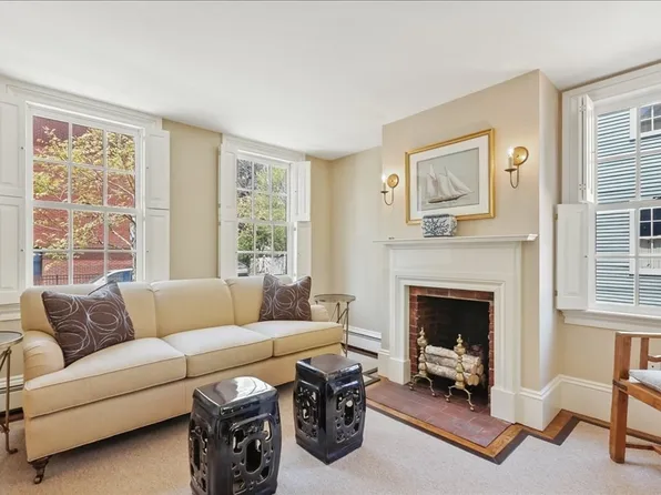 45 Park St, Charlestown, MA 02129