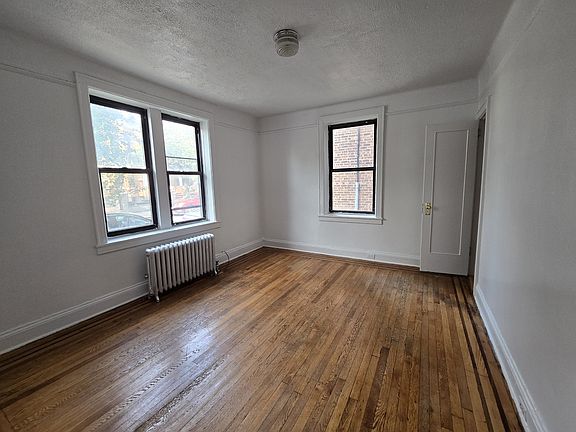 5th image of 13832 90th Ave APT A10