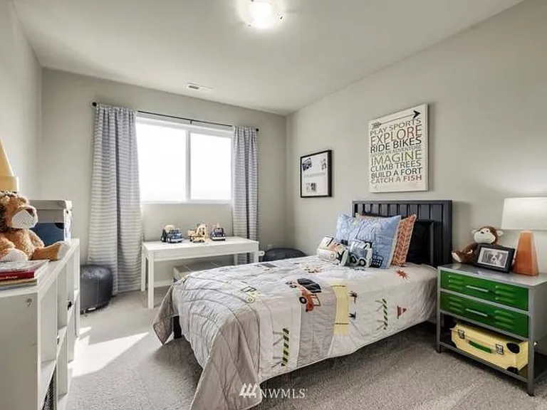 10725 32nd St NE — Photo 6
