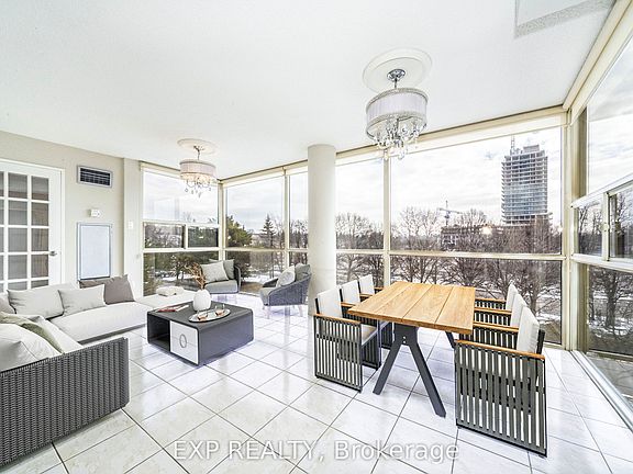 5th image of 30 Harding Blvd W #404