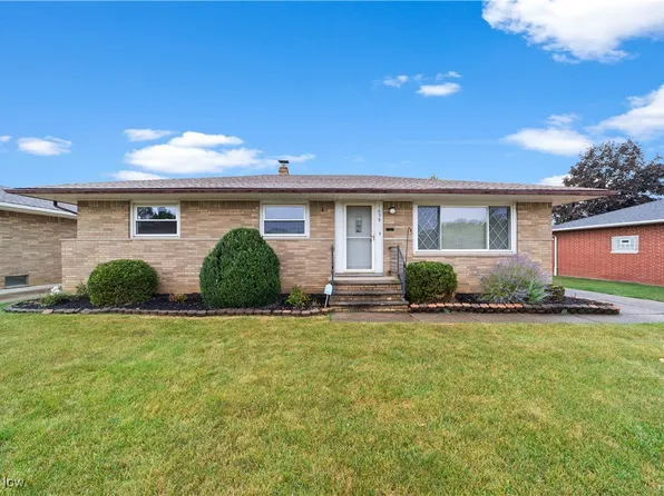 1658 Winterpark Dr, Parma, OH 44134