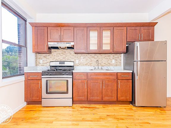 4th image of 170 New York Ave #12B
