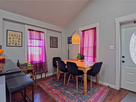 4th image of 819 Fairfield Ave