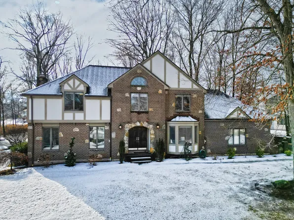 124 Birchwood Drive, Hamden, CT 06518