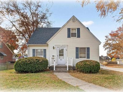 803 Holmes St, Bettendorf, IA, 52722