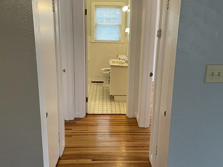 118 Northwestern Ave — Photo 5