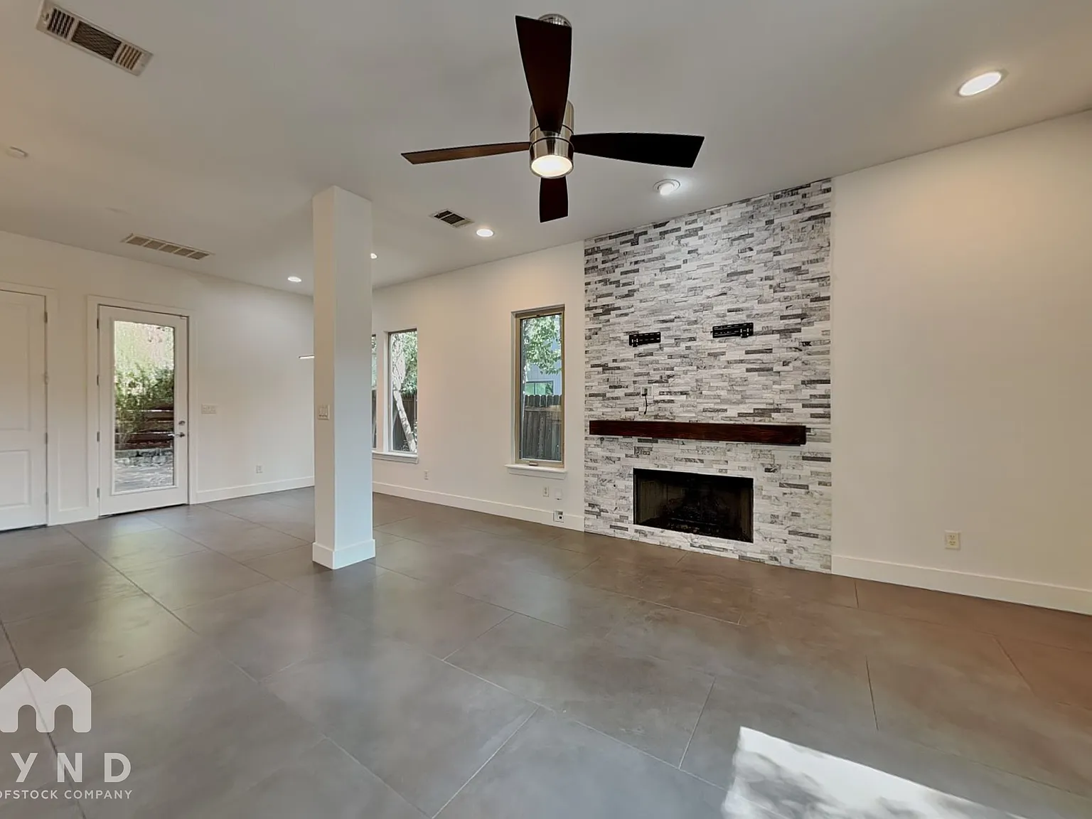 3 bed, 2.5 bath, 1850 sqft, $4,900 — Photo 3