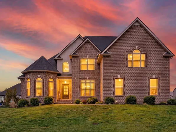 100 Hayward Fields Dr, Clarksville, TN 37043