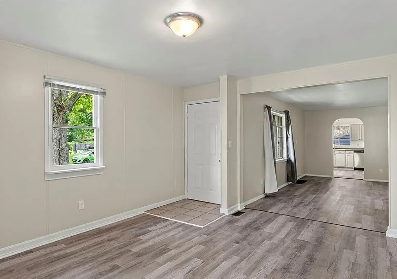 Charming 3 BR / 2 BA Single-Family Home in North Hampton Water Included! — Photo 3