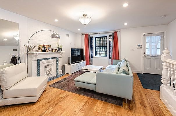 1st image of 458 Hancock St #1