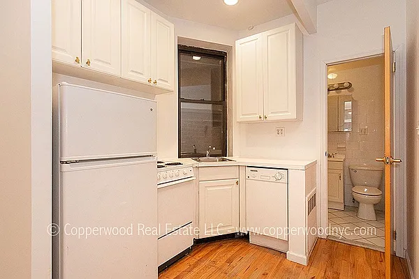 Rented by Copperwood Real Estate | media 14