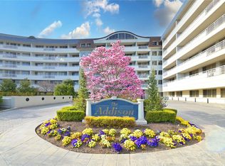 100 Harbor View Dr APT 207, Port Washington, NY 11050