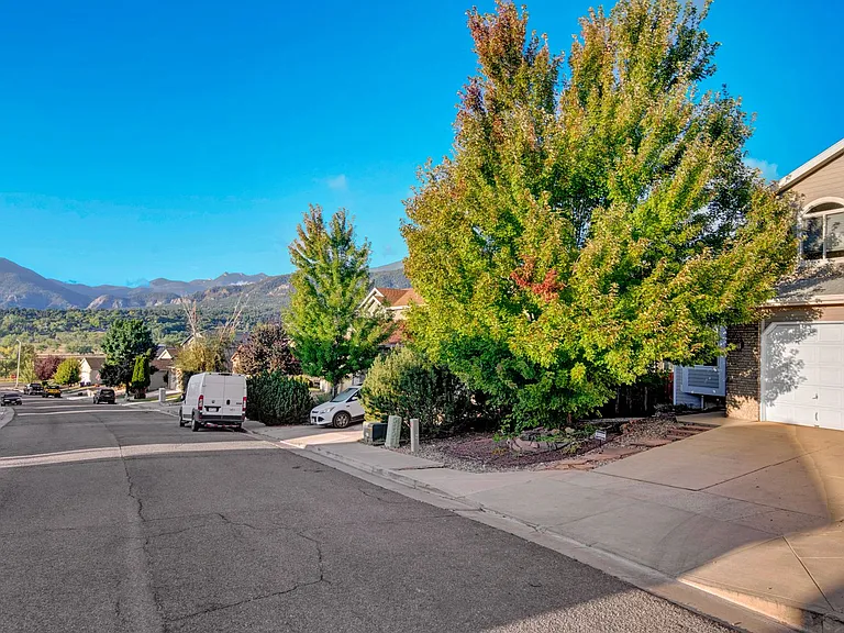 450 Millstream Ter — Photo 22