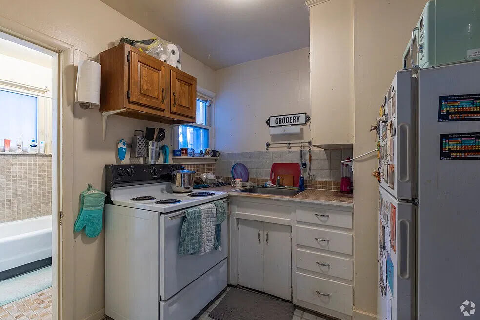 812 Mary St — Photo 3