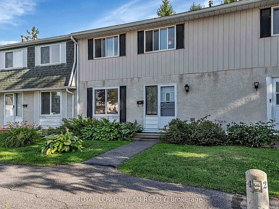 3rd image of 1516 Beaverpond Dr #F
