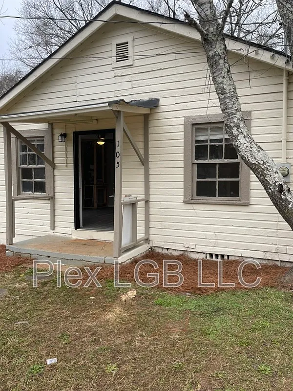 2 bed, 1.0 bath, 761 sqft, $975 — Photo 1