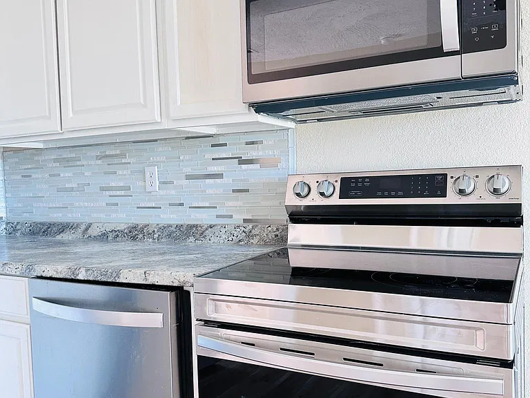 150 Church Rd #10 — Photo 10