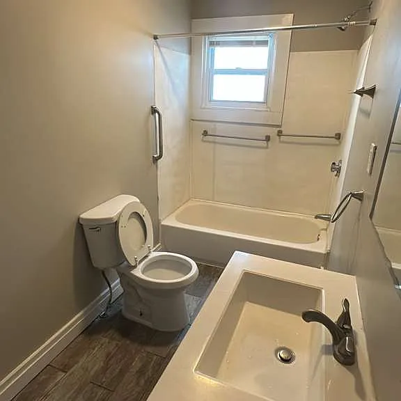 13 Sanford St #1F — Photo 8